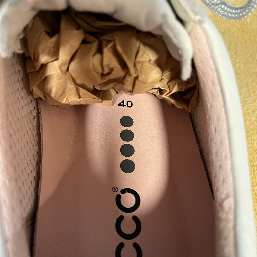 NEW ECCO Hydromax Womens White/Silver Leather Spike Golf Shoes Sz 40 (US 9) - Picture 8 of 9